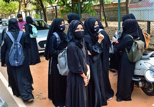 hijab_row.jpg