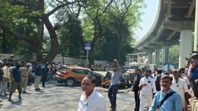 Mulund-Metro-Piller.jpg